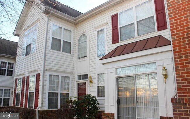 Building Photo - 20962 Albion Ln