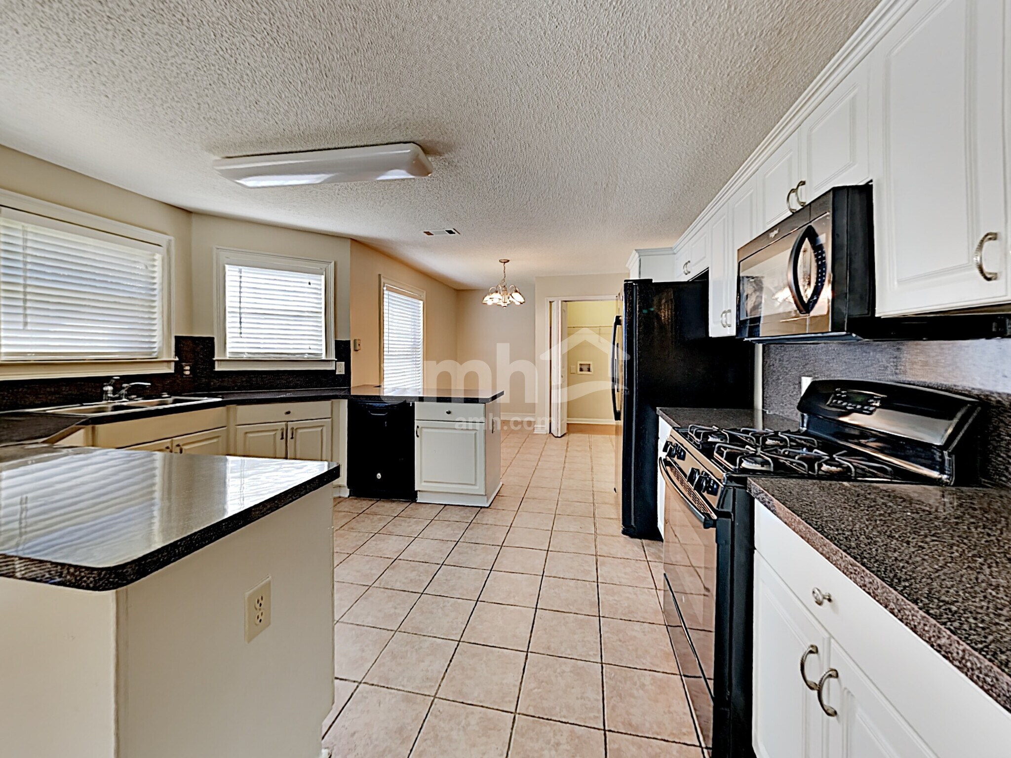 Building Photo - 724 Johnson Ct