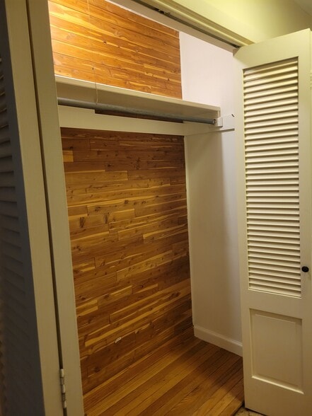 Building Photo - 2123 Eileen Rd