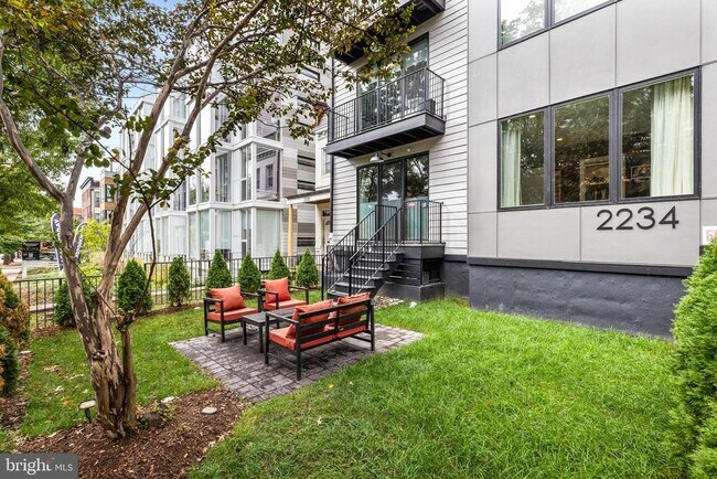 Building Photo - 2234 11th St NW