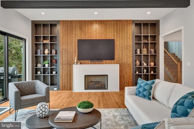 Building Photo - 1100 Balls Hill Rd