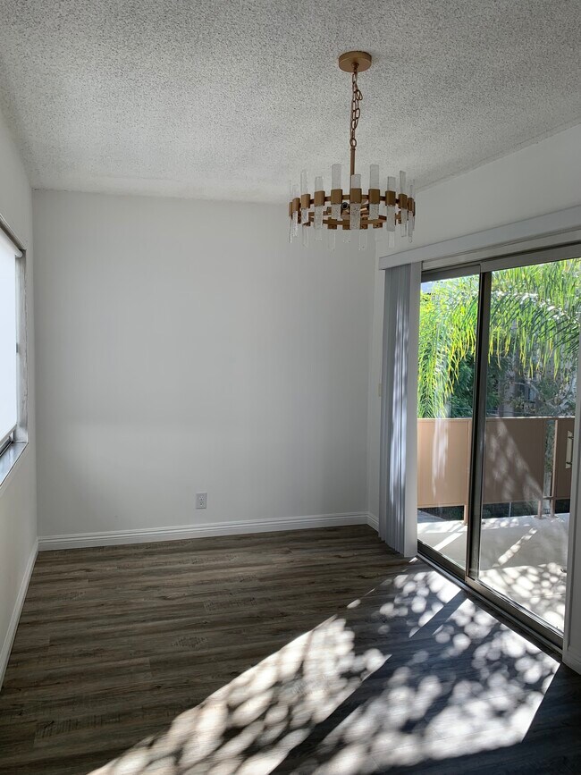 Dining Room - 1841 N Fuller Ave