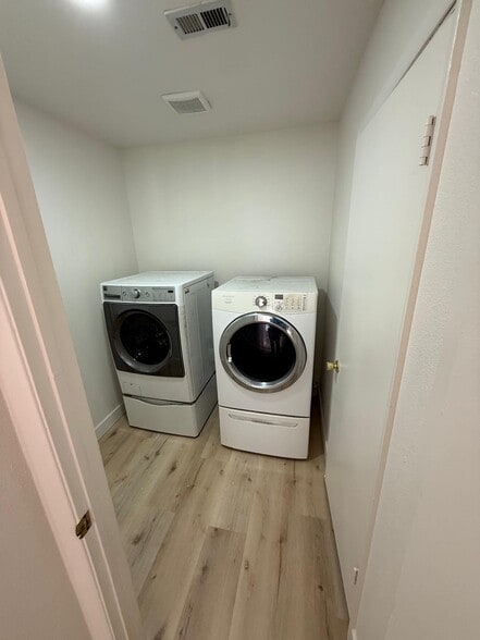 Building Photo - 3305 Paragon Dr