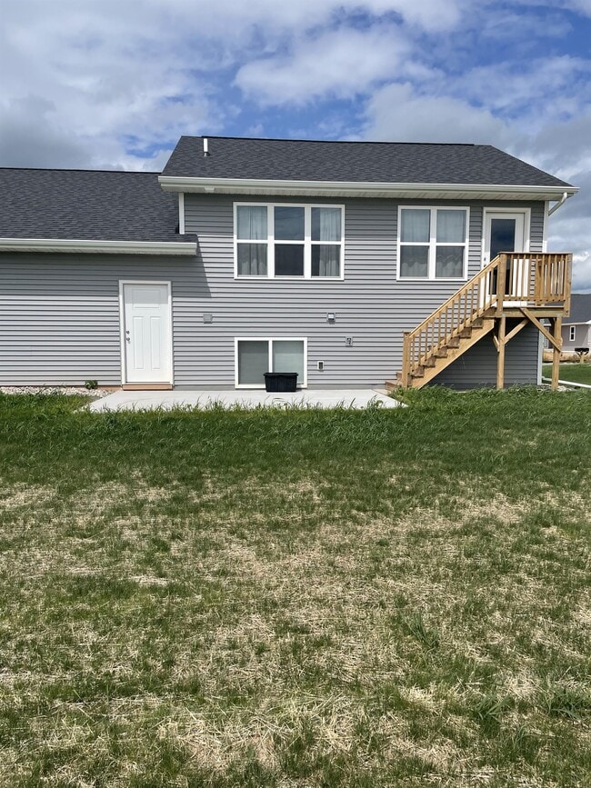 Building Photo - 3725 E Rubyred Dr