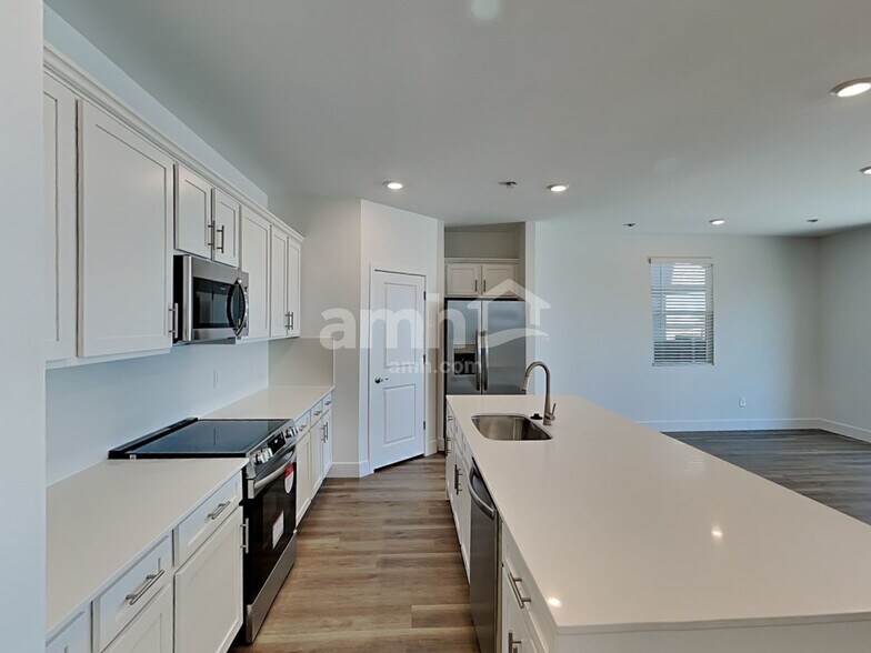 Building Photo - 9623 E Harkes Dr