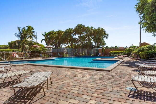 Building Photo - 2 br, 2.5 bath House - 8530 NW 3rd Ln # 411