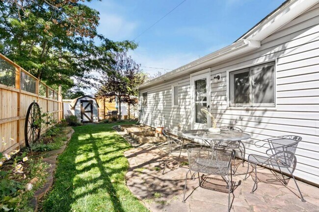 Building Photo - 1001 Ida Dr