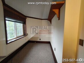Building Photo - Barlow-1703 (Olympic Group)