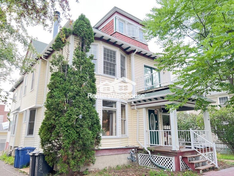 Building Photo - 2820 Portland Ave