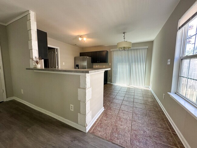 Building Photo - 12143 Brownestone View Dr