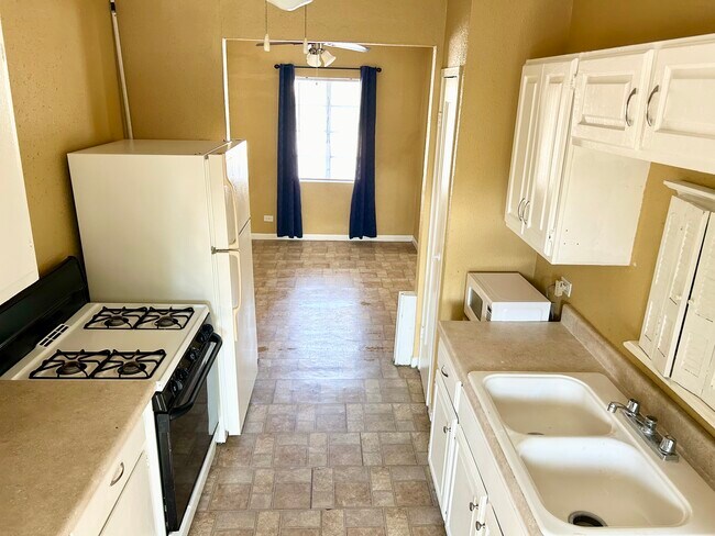 Building Photo - 1801 W Craig Pl