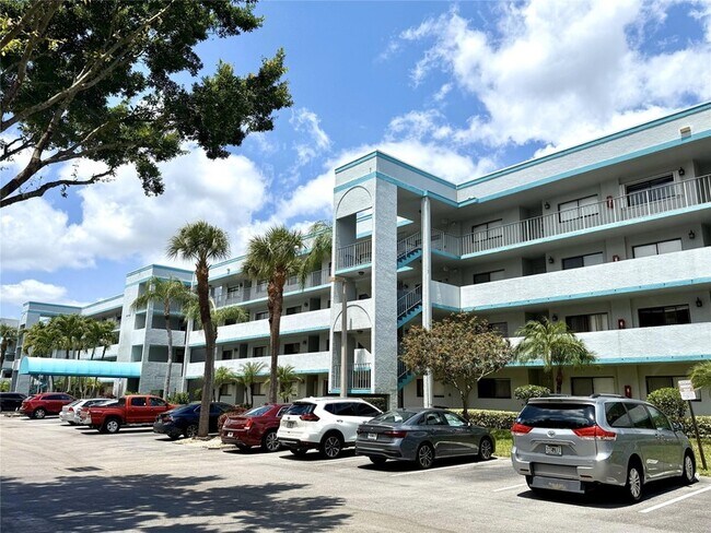 Primary Photo - 4725 Lucerne Lakes Blvd E