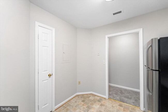 Building Photo - 545 E Braddock Rd