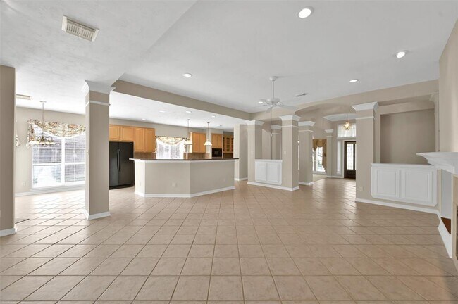 Building Photo - 17222 Leeside Dr