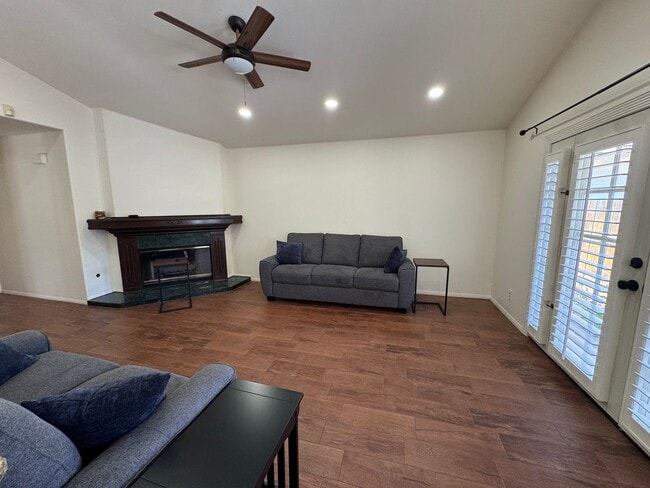 Building Photo - 2 Bedroom - 2 Bathroom single level