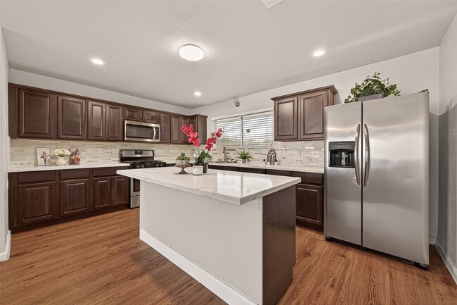 Building Photo - 10 Ferguson St