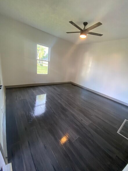 Building Photo - 848 Lovett Pl