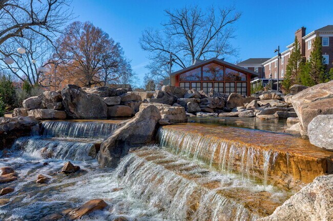 Building Photo - 228 Waldo St