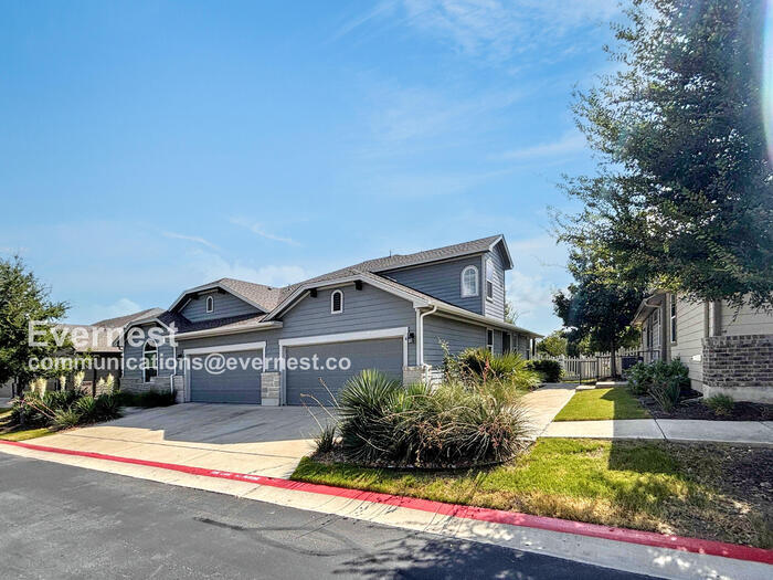 Building Photo - 1701 Logan Dr