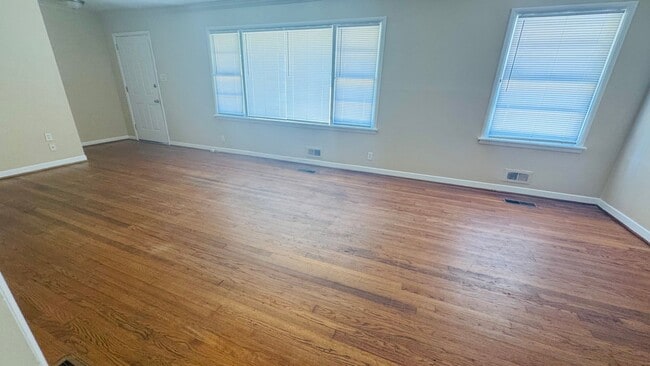 Building Photo - New For Rent in Center Point!
