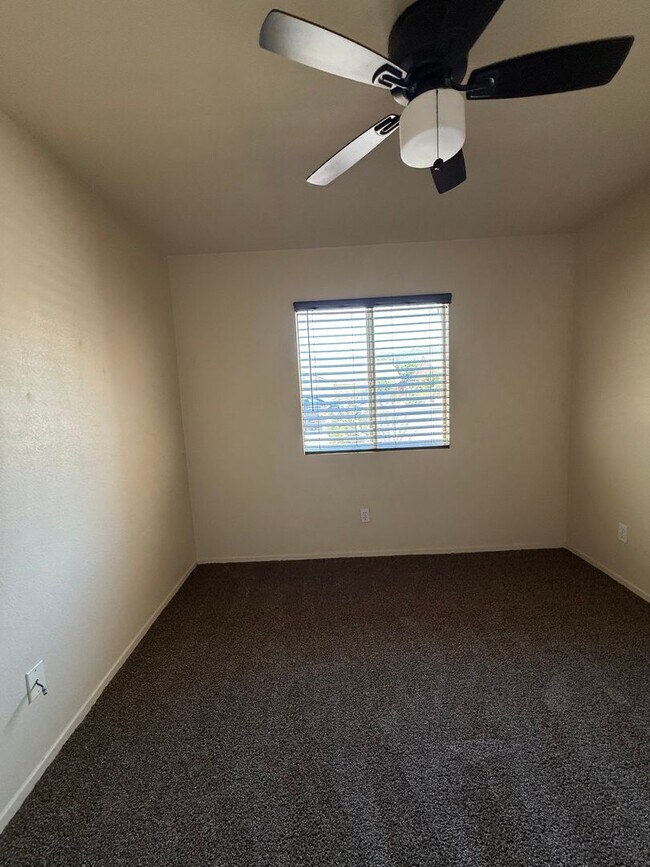 Building Photo - 71538 Sunnyvale Dr