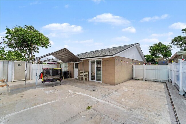 Building Photo - 8304 Dasa Pl