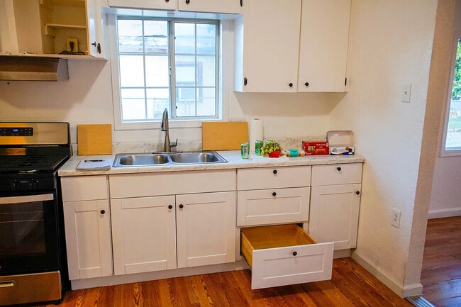 Building Photo - 84176 Corregidor Ave