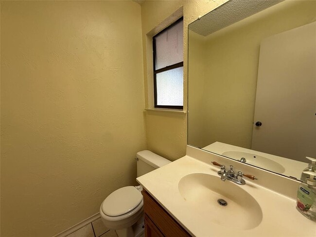 Building Photo - 12803 Humphrey Dr