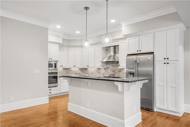 Building Photo - 250 Mystic Ridge Hill