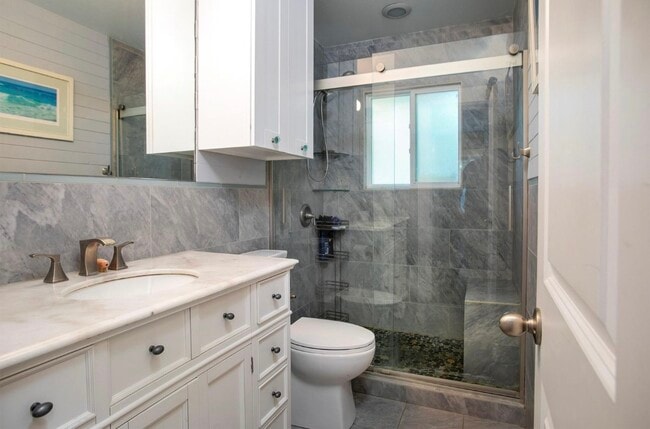 Building Photo - 6442 Lontos Dr