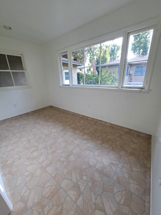Building Photo - 4574 Viro Rd