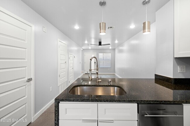 Building Photo - 1380 Monte Vista Ave