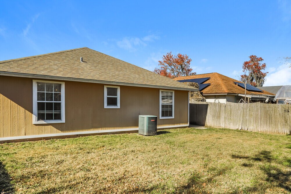 Building Photo - 2011 Cardiff Ln