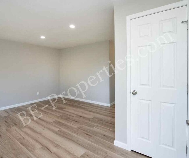 Building Photo - Central Tacoma Rambler