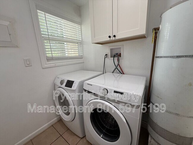 Building Photo - 3180 S 400 E