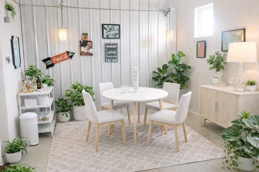 Building Photo - 1098 Columbus Way