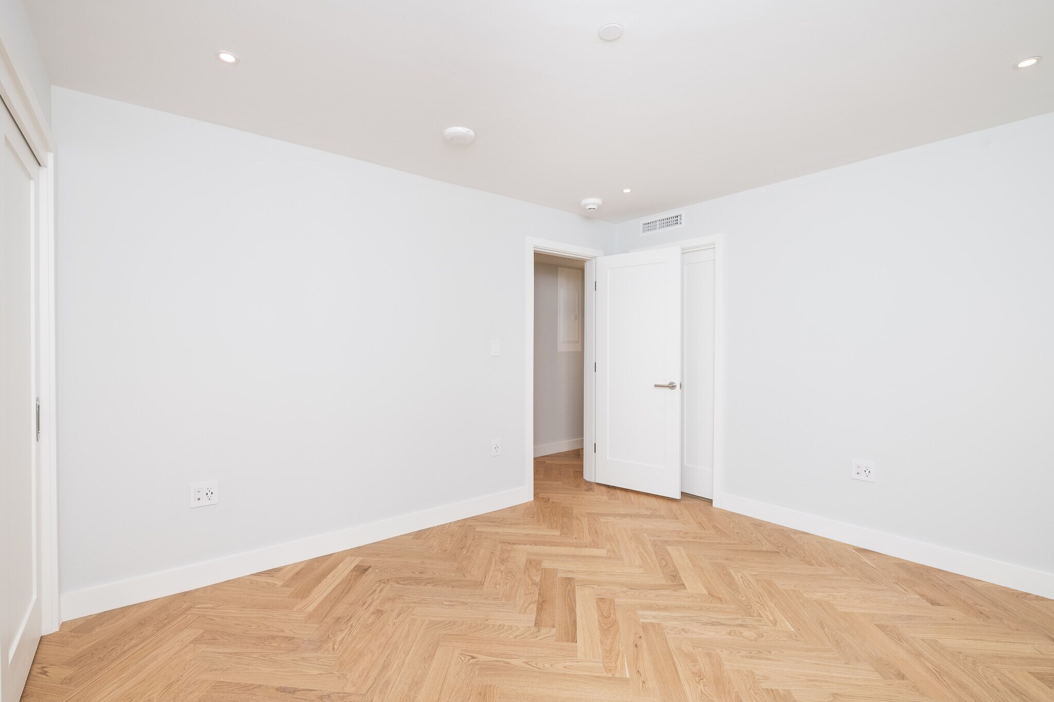 Building Photo - 32 Commonwealth Ave