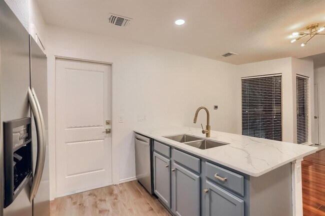 Building Photo - 8400 Horton Trail
