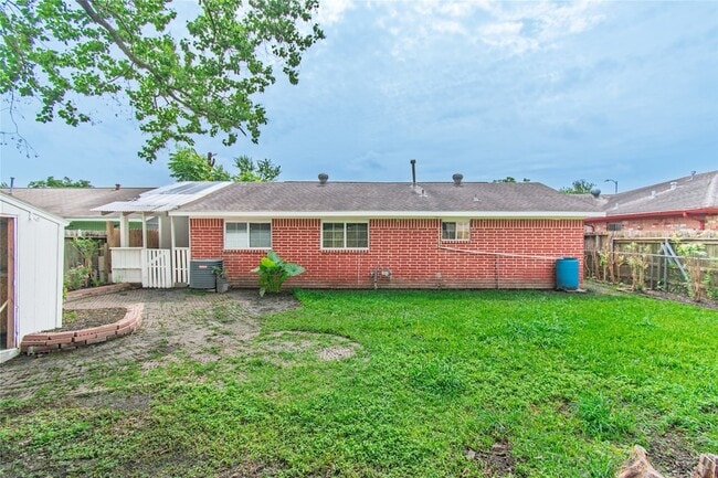 Building Photo - 12906 Southspring Dr