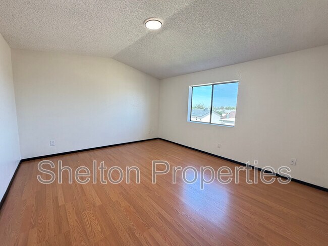 Building Photo - 5239 N 78th Dr