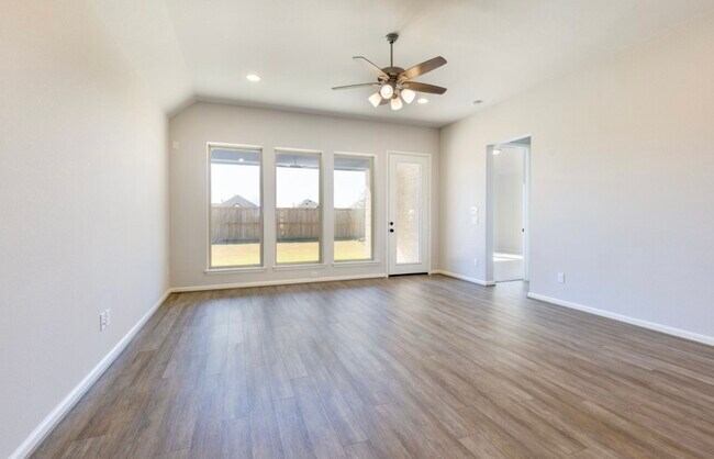 Building Photo - 5034 Morrison Dr