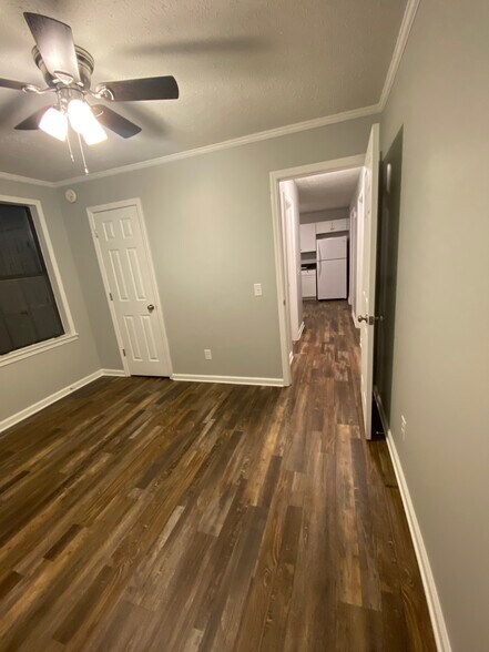 Bedroom 2 view 3 - 1205 Redden Ln