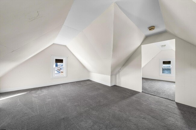 Building Photo - 616 W Ocean Heights Ave