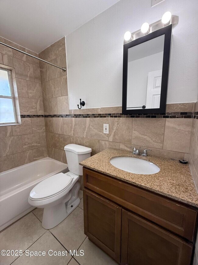 Building Photo - 1440 Parkway Dr