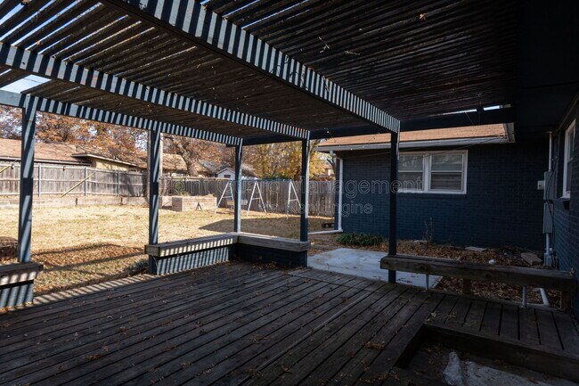 Building Photo - 6002 E 8th St N