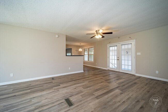 Building Photo - 2802 Evans Dr