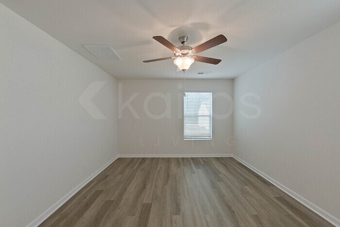 Building Photo - 115 Overstreet Way