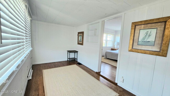 Building Photo - 406 Ninth Ave