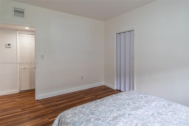 Building Photo - 1205 Marseille Dr