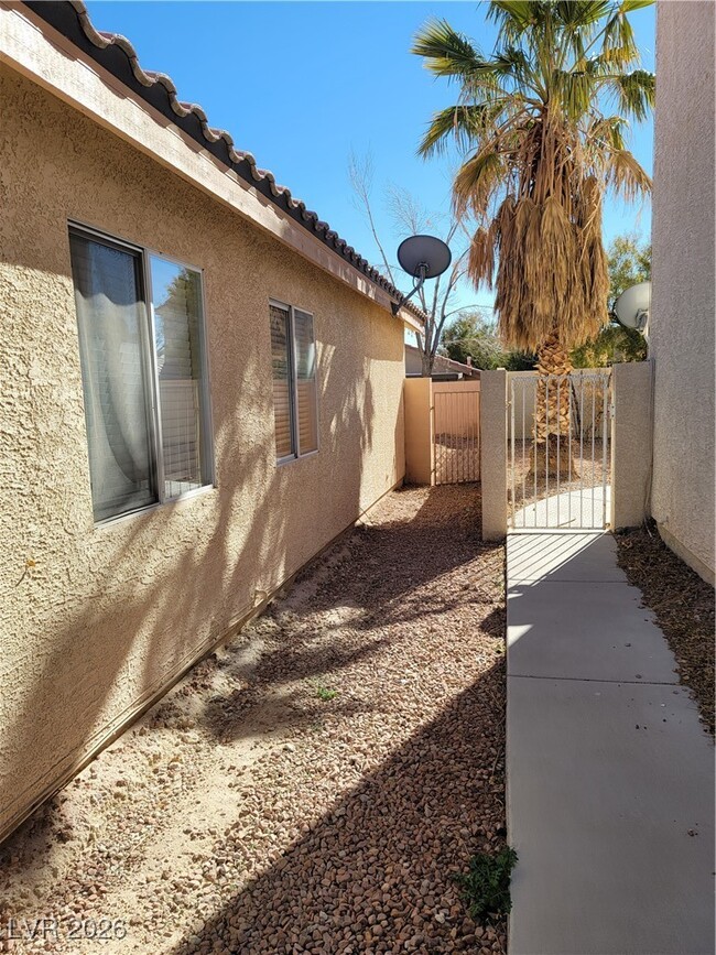 Building Photo - 4347 Sunrise Shores Ave